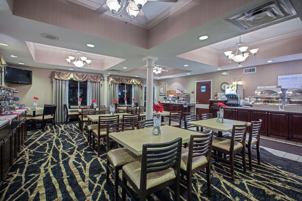 Holiday Inn Express Hotel & Suites Youngstown North-Warren/Niles By Ihg Εξωτερικό φωτογραφία