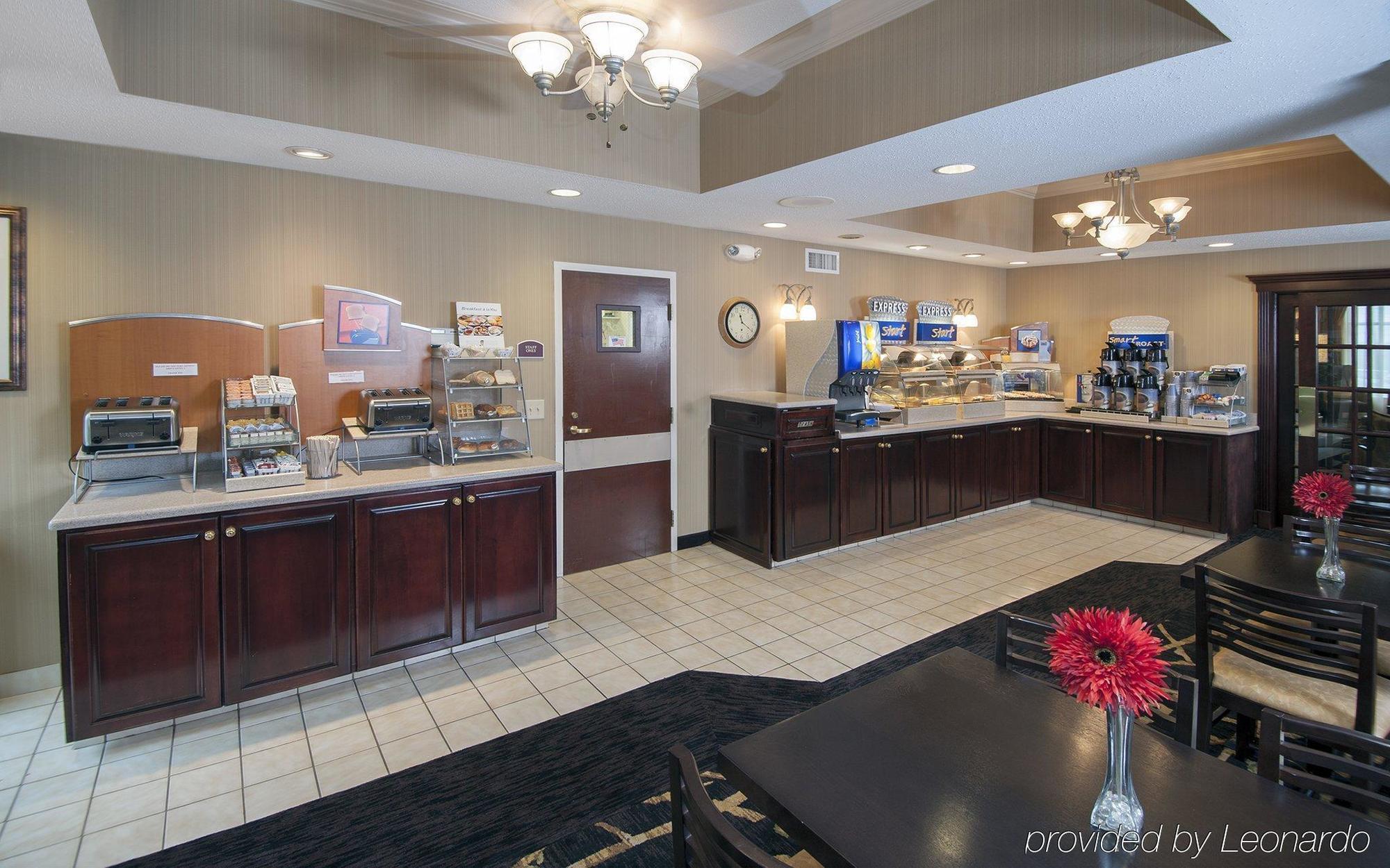 Holiday Inn Express Hotel & Suites Youngstown North-Warren/Niles By Ihg Εστιατόριο φωτογραφία