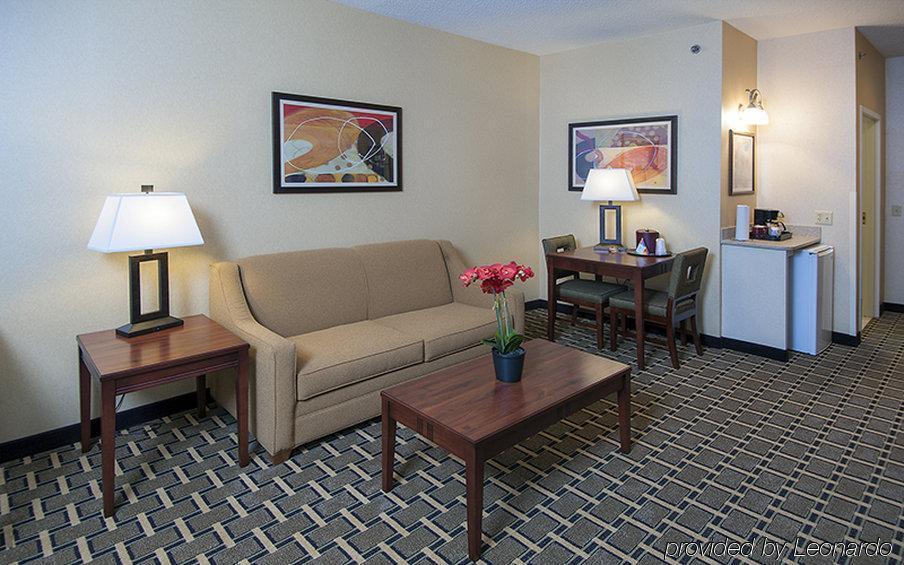 Holiday Inn Express Hotel & Suites Youngstown North-Warren/Niles By Ihg Δωμάτιο φωτογραφία
