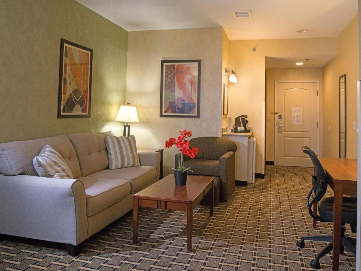 Holiday Inn Express Hotel & Suites Youngstown North-Warren/Niles By Ihg Εξωτερικό φωτογραφία