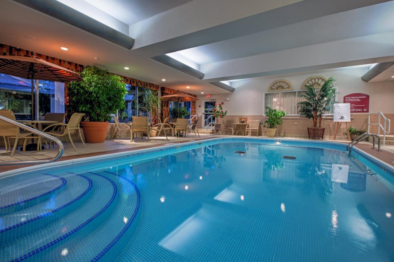 Holiday Inn Express Hotel & Suites Youngstown North-Warren/Niles By Ihg Εξωτερικό φωτογραφία