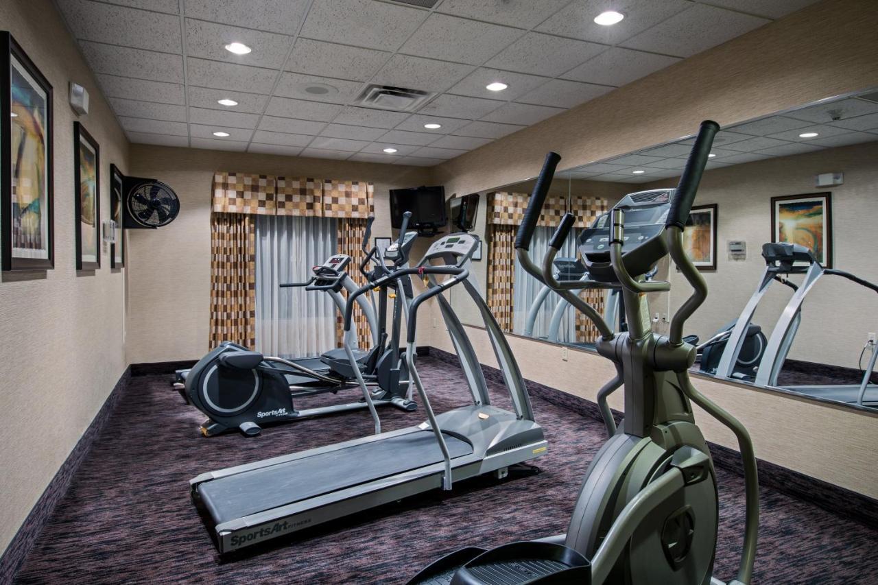 Holiday Inn Express Hotel & Suites Youngstown North-Warren/Niles By Ihg Εξωτερικό φωτογραφία