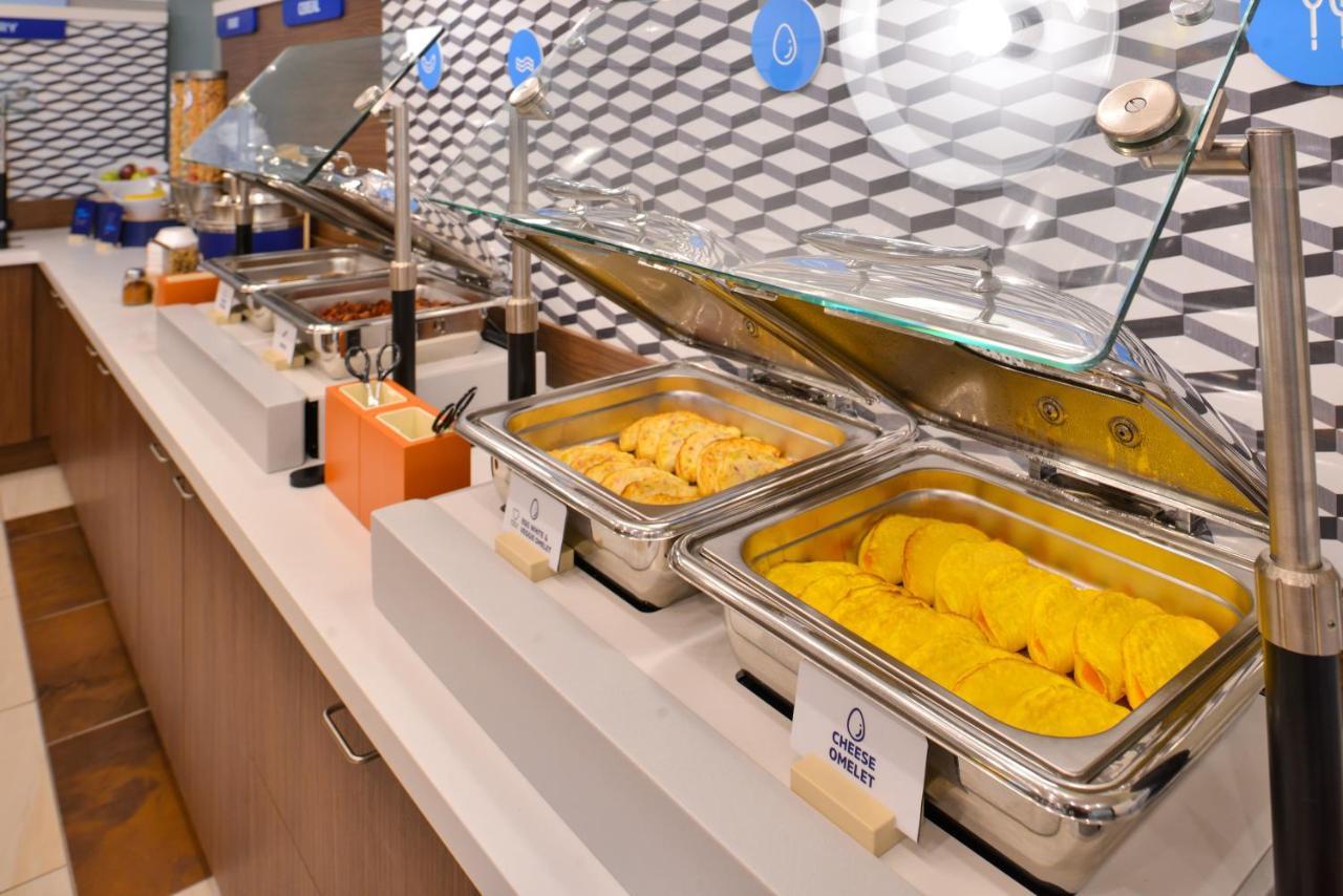 Holiday Inn Express Hotel & Suites Youngstown North-Warren/Niles By Ihg Εξωτερικό φωτογραφία