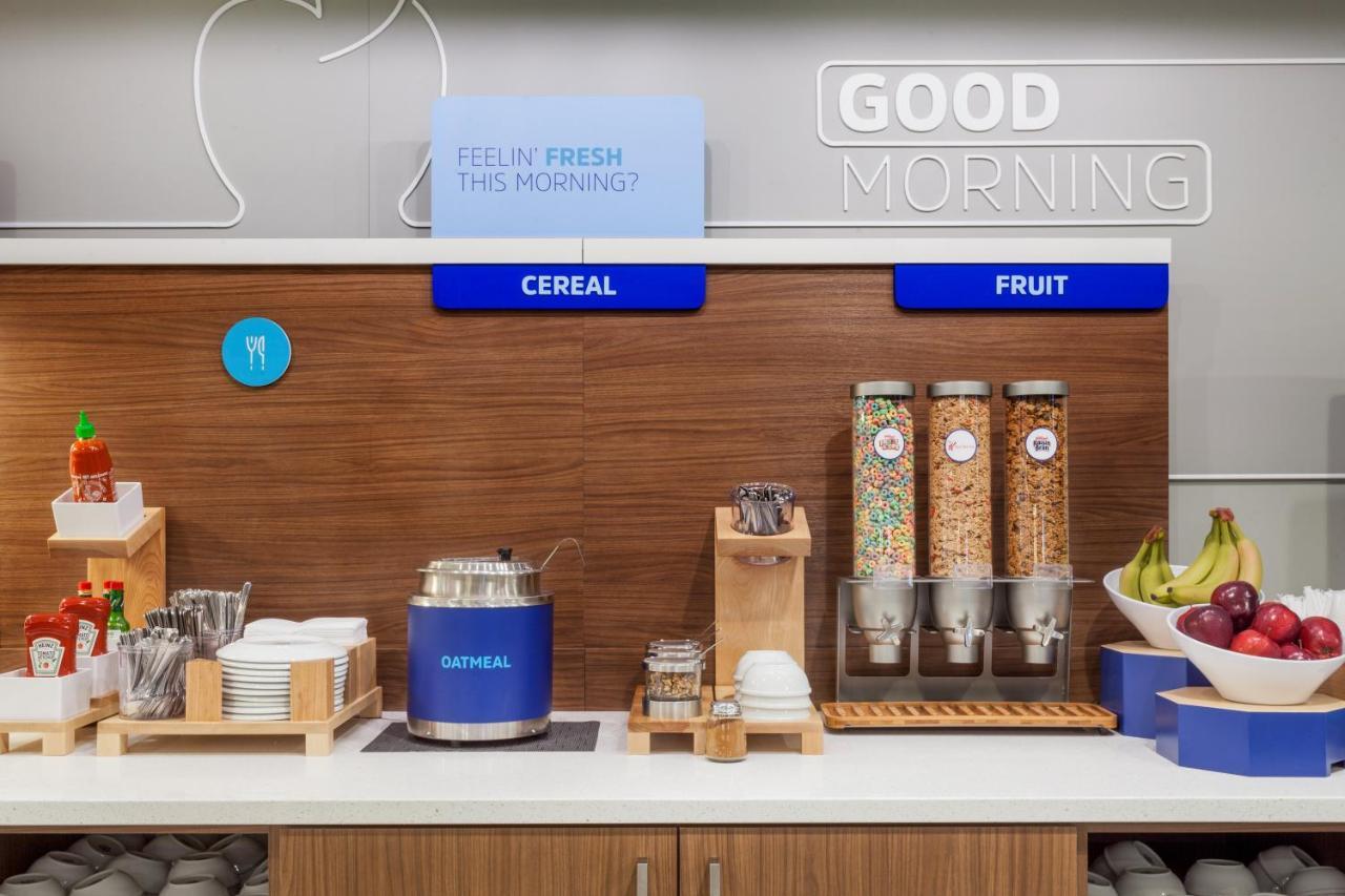Holiday Inn Express Hotel & Suites Youngstown North-Warren/Niles By Ihg Εξωτερικό φωτογραφία