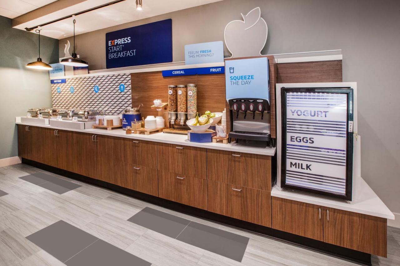 Holiday Inn Express Hotel & Suites Youngstown North-Warren/Niles By Ihg Εξωτερικό φωτογραφία